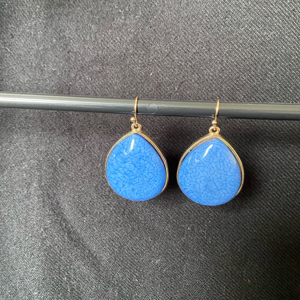 Crackle look blue earrings
